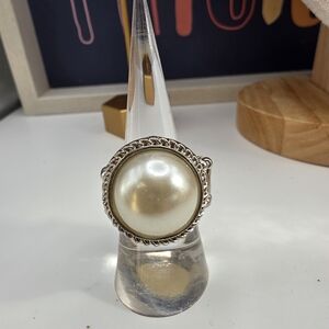 Elegant Silver and Pearl Ring (418)